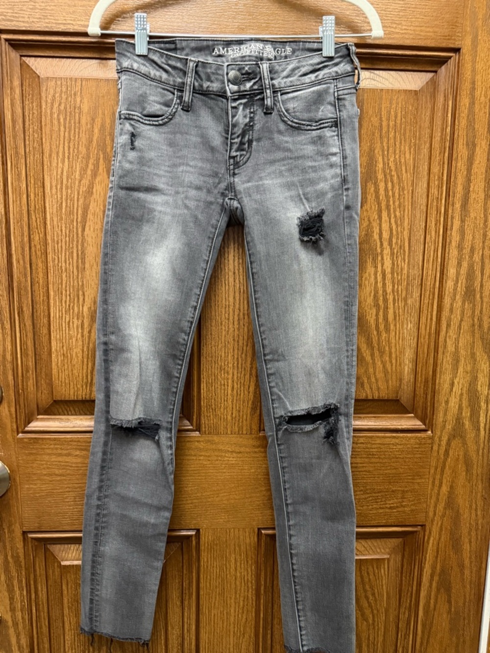 American Eagle Outfitters Distressed Gray Skinny Jeans - Women's